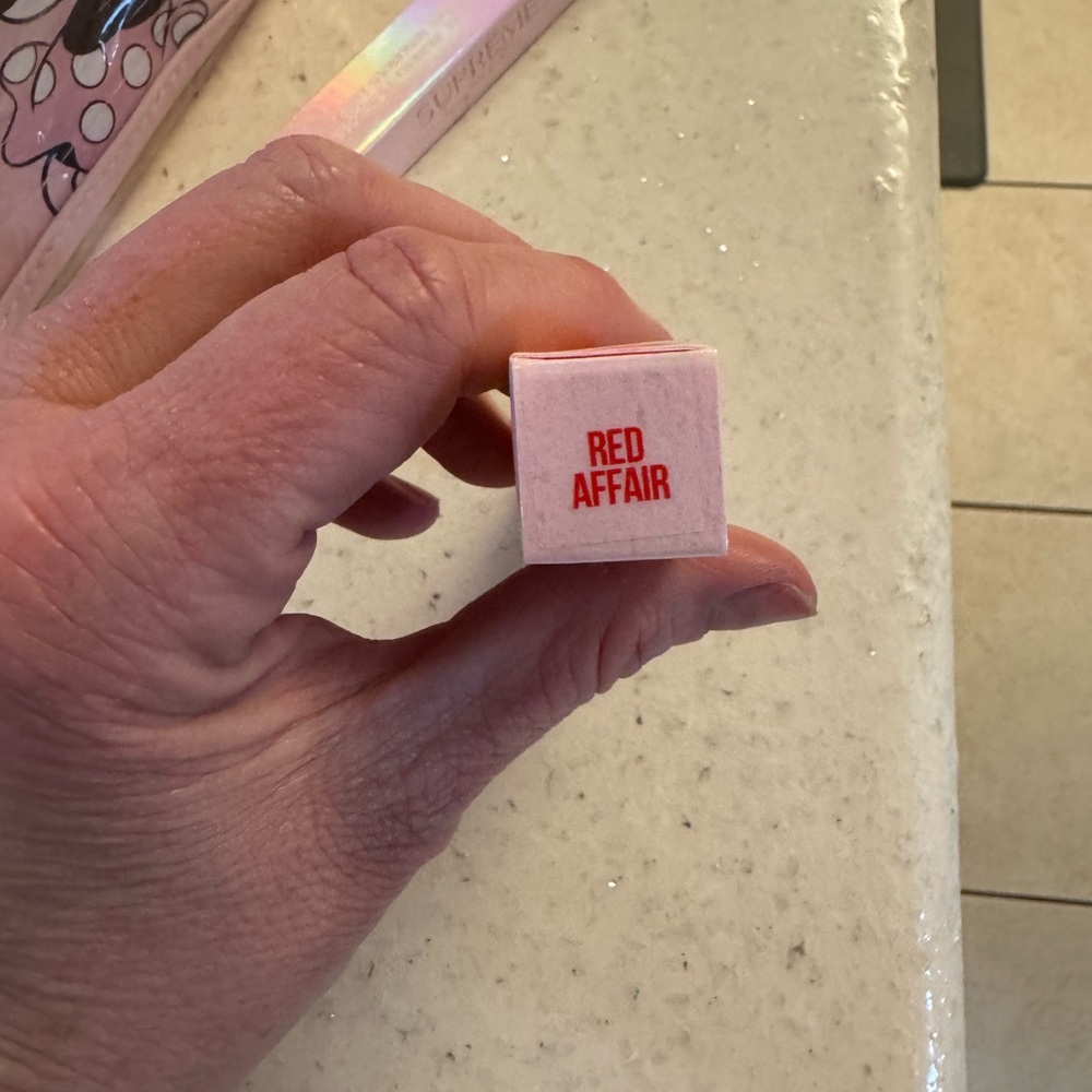 Jeffrey Star red affair supreme gloss - Picture 3 of 4